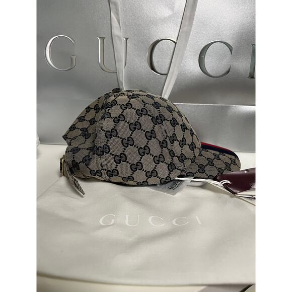 Gucci Monogram Baseball Hat with Stripe - Picture 5 of 8